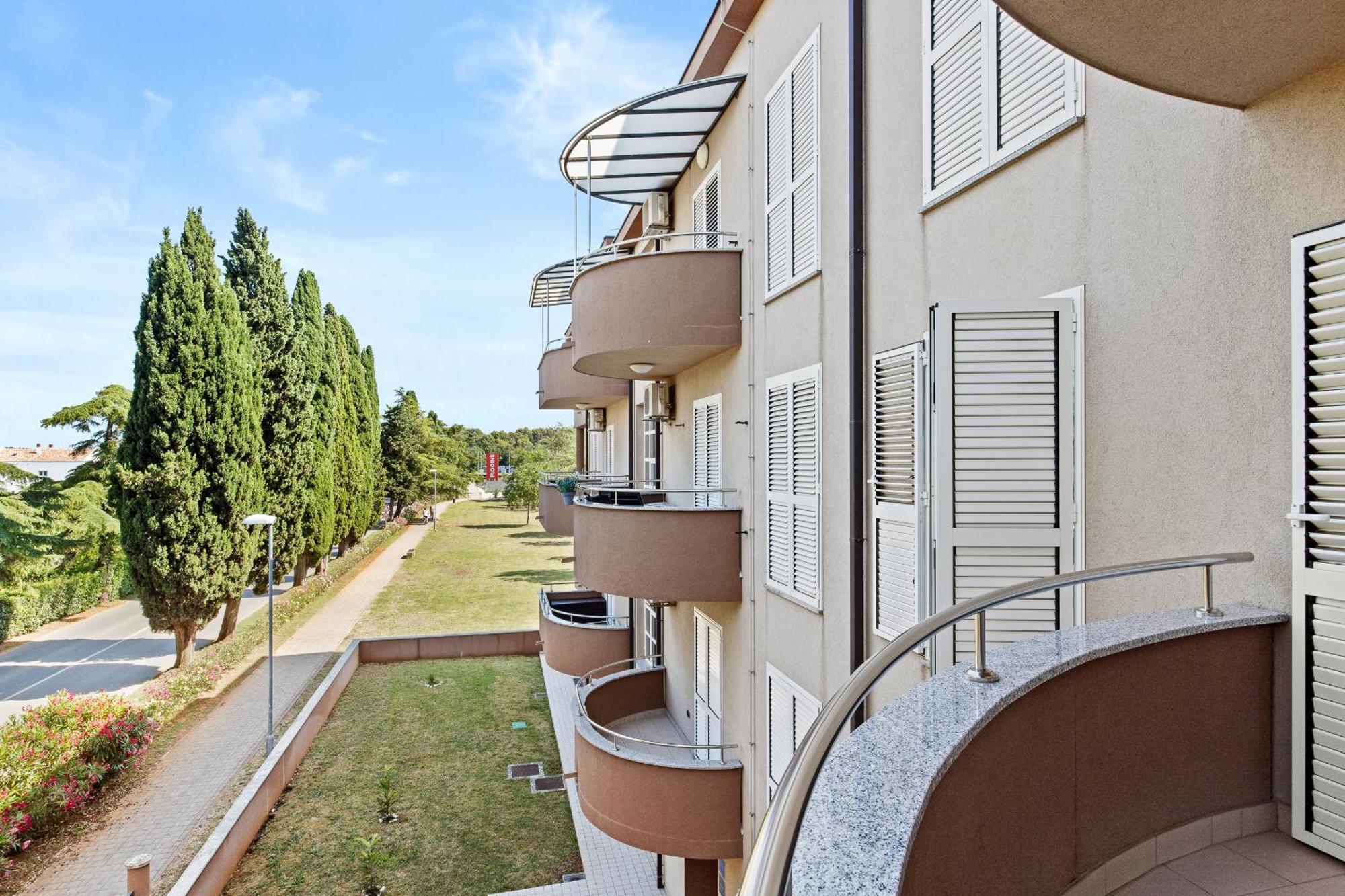 Feniks Fazana Apartman Экстерьер фото